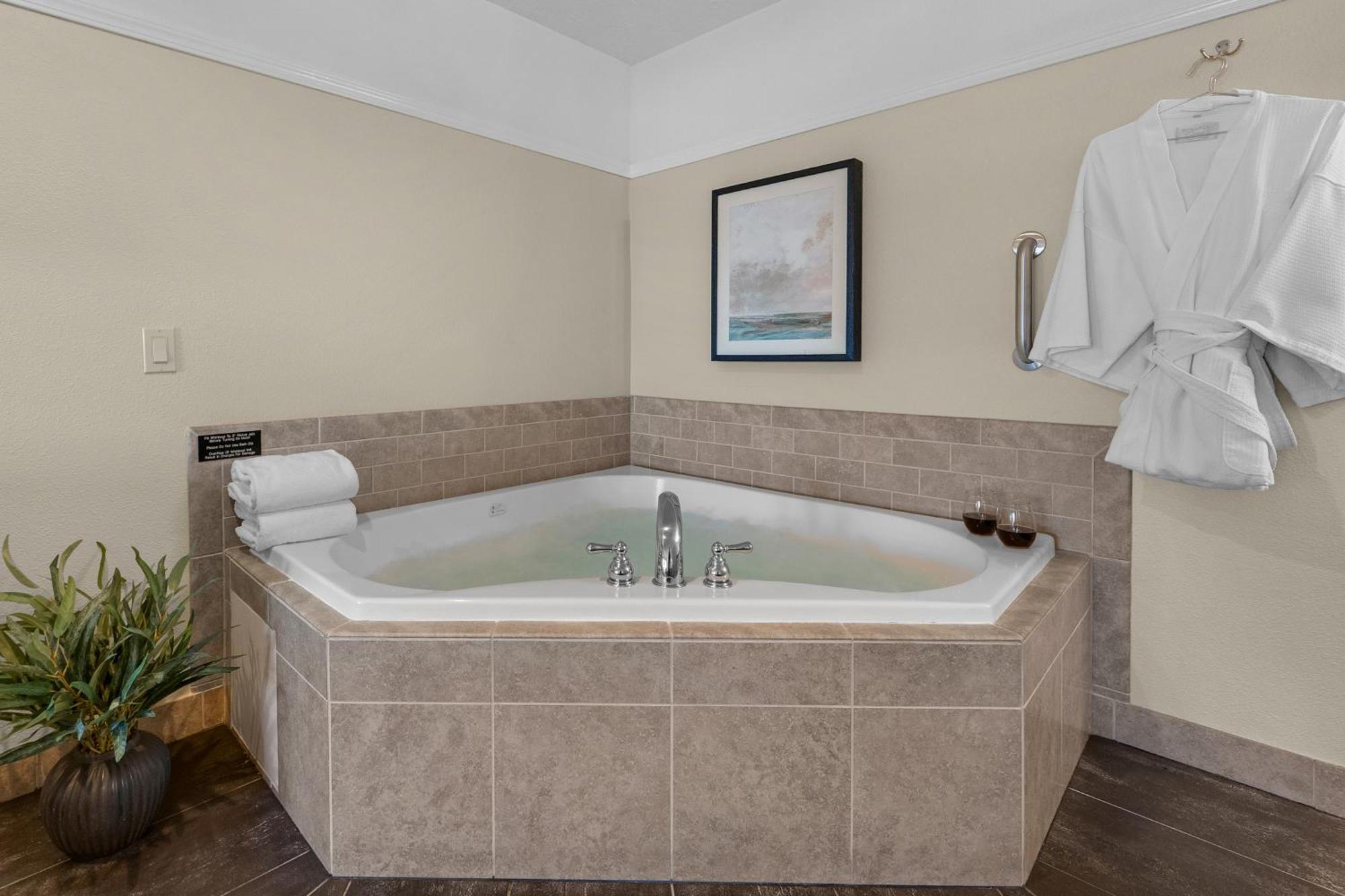 King Suite with Whirlpool - Adults Only